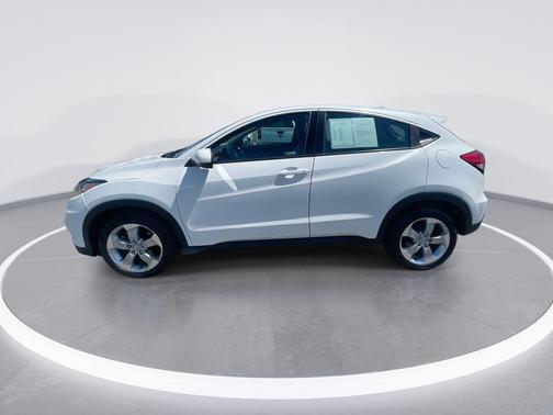 Platinum White Pearl 2021 Honda HR-V LX