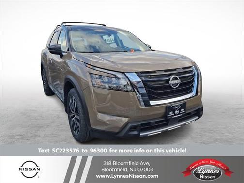 2025 Nissan Pathfinder Platinum 4WD