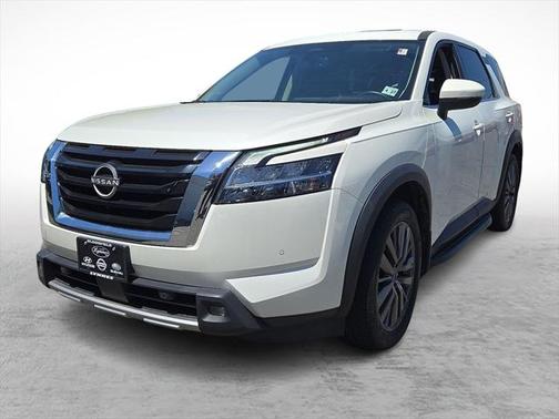 2022 Nissan Pathfinder SL 4WD