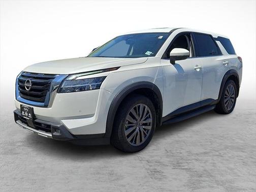 2022 Nissan Pathfinder SL 4WD