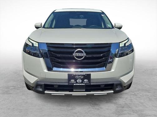 2022 Nissan Pathfinder SL 4WD