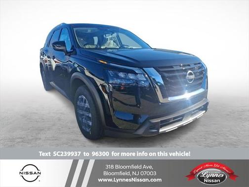 2025 Nissan Pathfinder SL 4WD