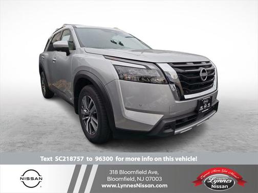 2025 Nissan Pathfinder SL 4WD