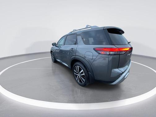2024 Nissan Pathfinder Platinum 4WD