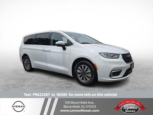 2023 Chrysler Pacifica Hybrid Touring L