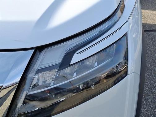 2025 Nissan Pathfinder Platinum 4WD