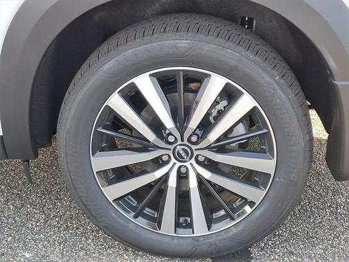 2025 Nissan Pathfinder Platinum 4WD
