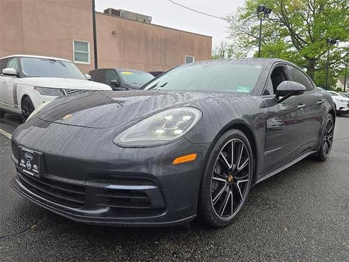 2018 Porsche Panamera 4S