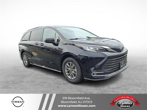 2023 Toyota Sienna XLE