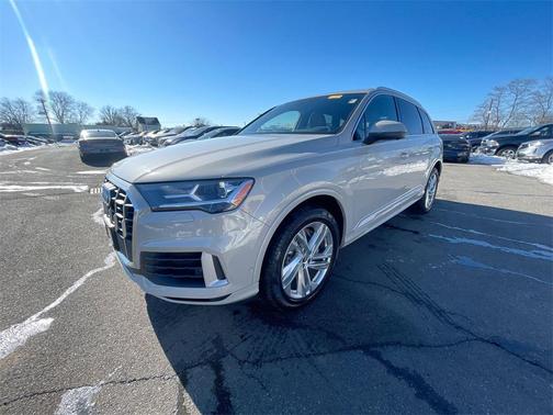 2020 Audi Q7 55 Premium Plus