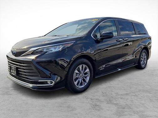 2021 Toyota Sienna XLE 7 Passenger