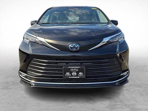 2021 Toyota Sienna XLE 7 Passenger