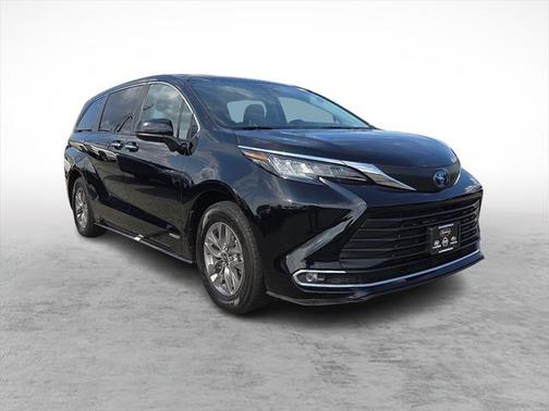 2021 Toyota Sienna XLE 7 Passenger