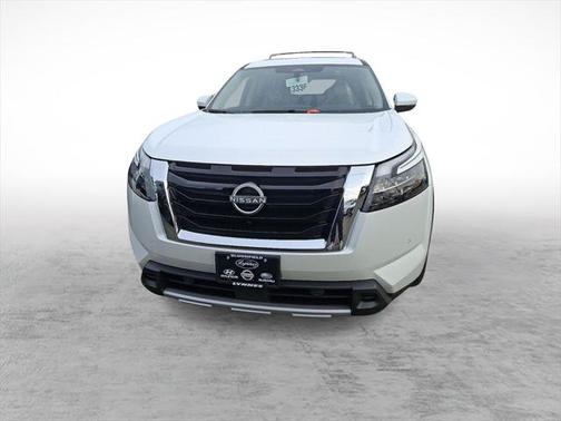 2025 Nissan Pathfinder SL 4WD