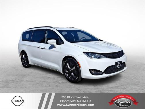 2018 Chrysler Pacifica Touring Plus