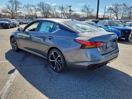 2025 Nissan Altima SR FWD