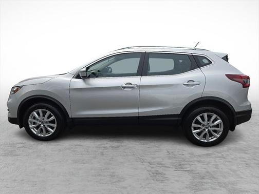 2022 Nissan Rogue Sport SV