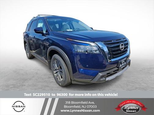 2025 Nissan Pathfinder SL 4WD