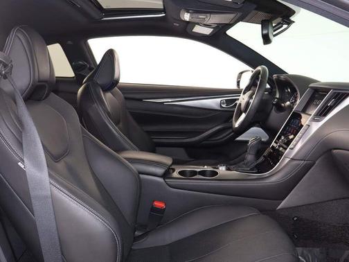 2019 INFINITI Q60 3.0T LUXE