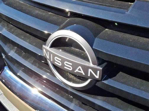 2025 Nissan Pathfinder Platinum 4WD