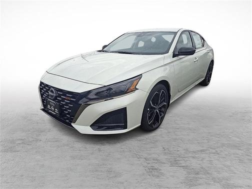 2025 Nissan Altima SR FWD