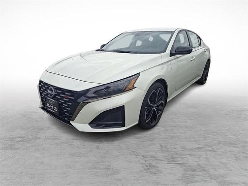 2025 Nissan Altima SR FWD