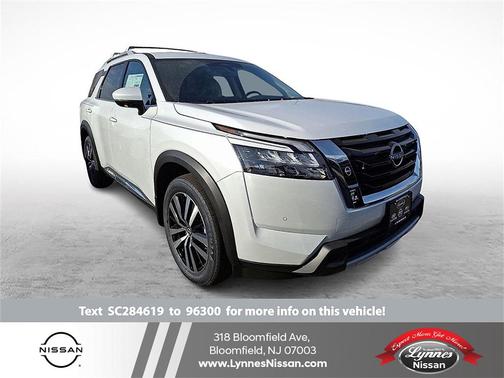 2025 Nissan Pathfinder Platinum 4WD