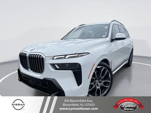 Mineral White Metallic 2024 BMW X7 xDrive40i