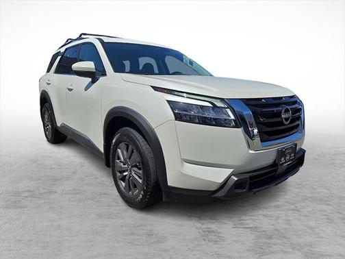 2022 Nissan Pathfinder SV 4WD