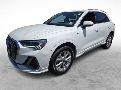 2023 Audi Q3 S line Premium