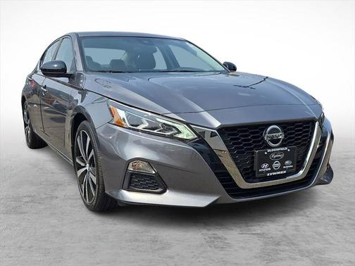 2022 Nissan Altima SR FWD
