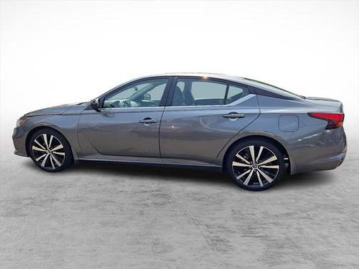 2022 Nissan Altima SR FWD