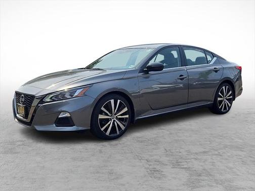 2022 Nissan Altima SR FWD