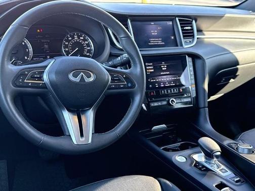 2022 INFINITI QX50 LUXE