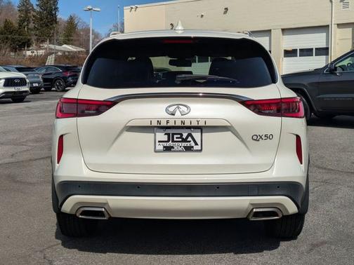 2021 INFINITI QX50 LUXE