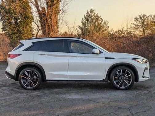 2024 INFINITI QX50 SPORT