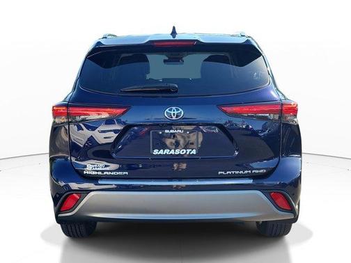 2022 Toyota Highlander Platinum