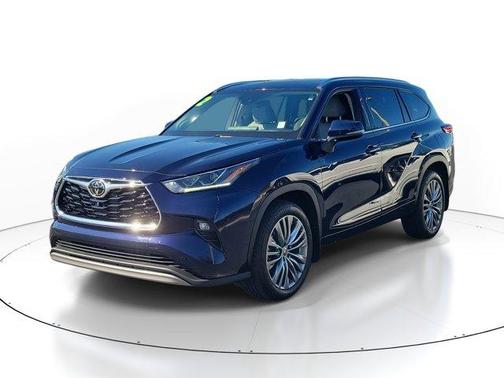 2022 Toyota Highlander Platinum