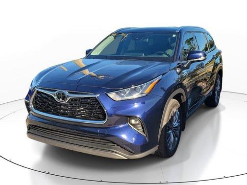 2022 Toyota Highlander Platinum