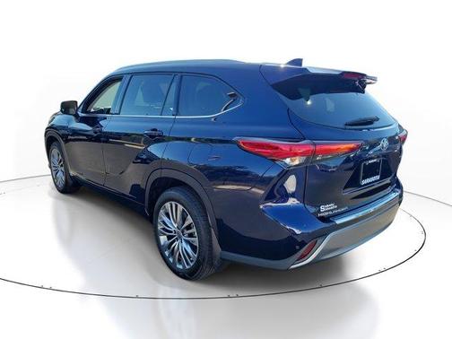 2022 Toyota Highlander Platinum