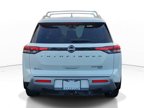 2023 Nissan Pathfinder Platinum