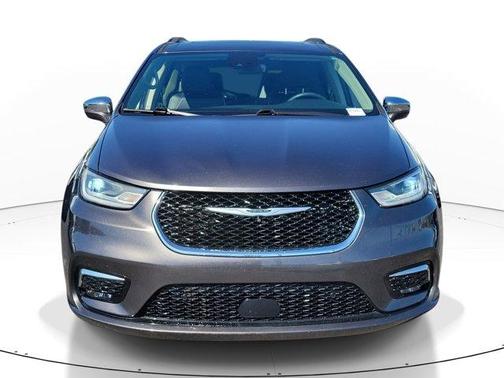 Granite Crystal Clearcoat Metallic 2022 Chrysler Pacifica Limited