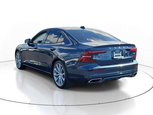 2021 Volvo S60 MOMENTUM