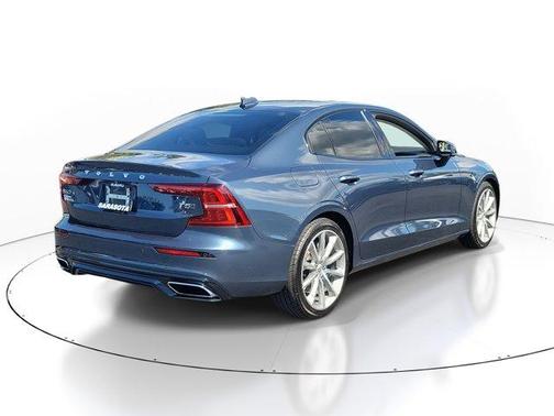 2021 Volvo S60 MOMENTUM