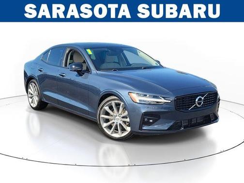 2021 Volvo S60 MOMENTUM