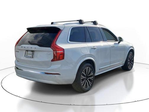2023 Volvo XC90 Recharge Plug-In Hybrid T8 Core Bright Theme