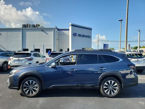 2023 Subaru Outback Touring