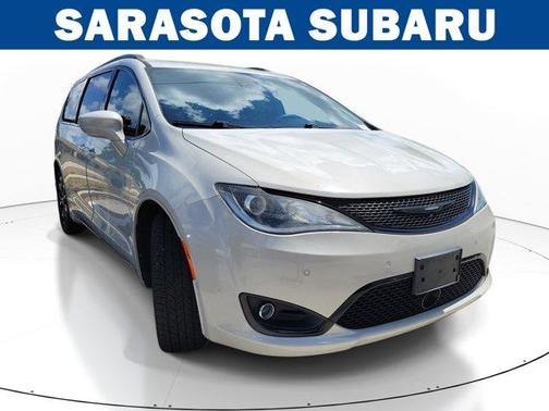 Luxury White Pearlcoat 2020 Chrysler Pacifica Touring-L