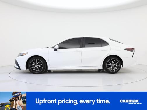 White 2023 Toyota Camry SE