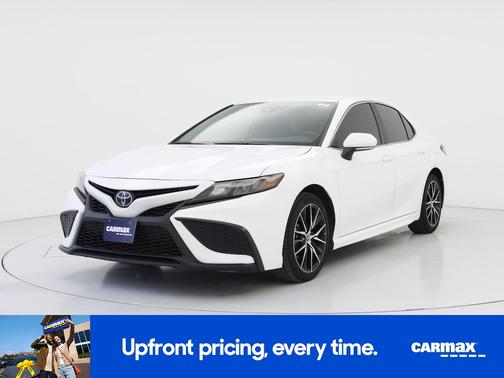White 2023 Toyota Camry SE
